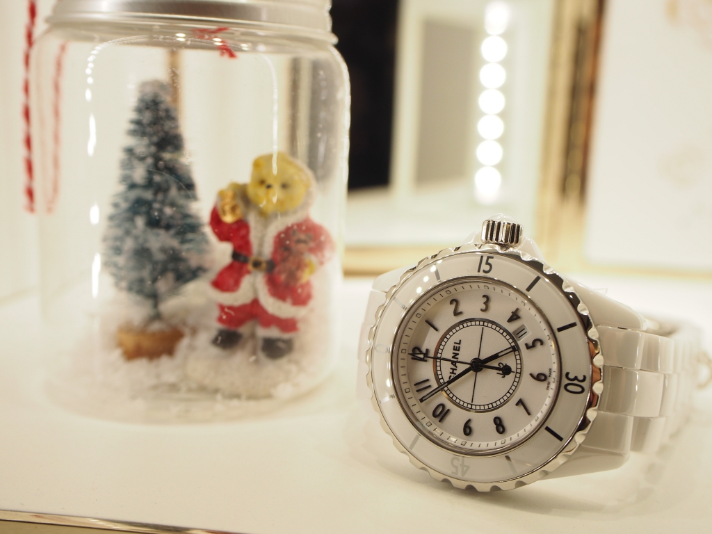 プレゼントは毎日着けれる時計が喜ばれます！シャネル「J12 33ｍｍ（H0968）」