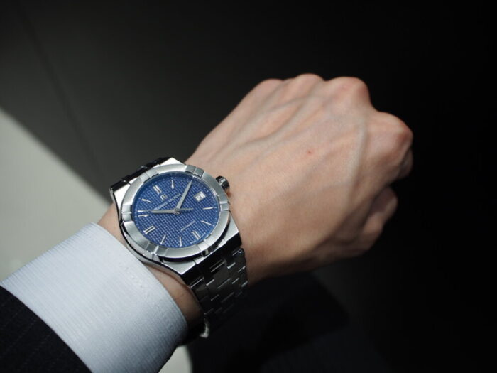 超歓迎された モーリスラクロア アイコン３９mm青文字盤 腕時計