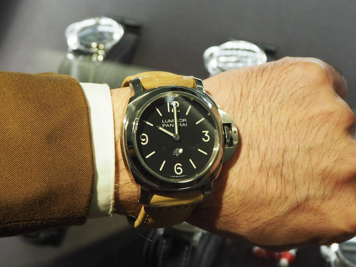 PANERAI パネライ ルミノールベース手巻き シンプル文字盤裏面スケルトン - 時計