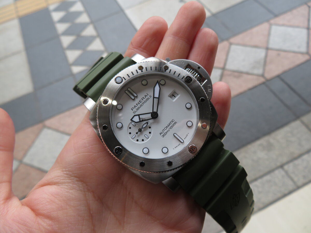 このカラー、このサイズ感、待ってました！人気急上昇の「サブマーシブル クアランタクアトロ ビアンコ」(PAM01226) ｜ oomiya  鹿児島店ブログ - 正規輸入時計専門店