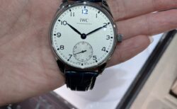 【 IWC 】ポルトギーゼの特徴的なデザインをコンパクトに！「ポルトギーゼ・オートマティック40」