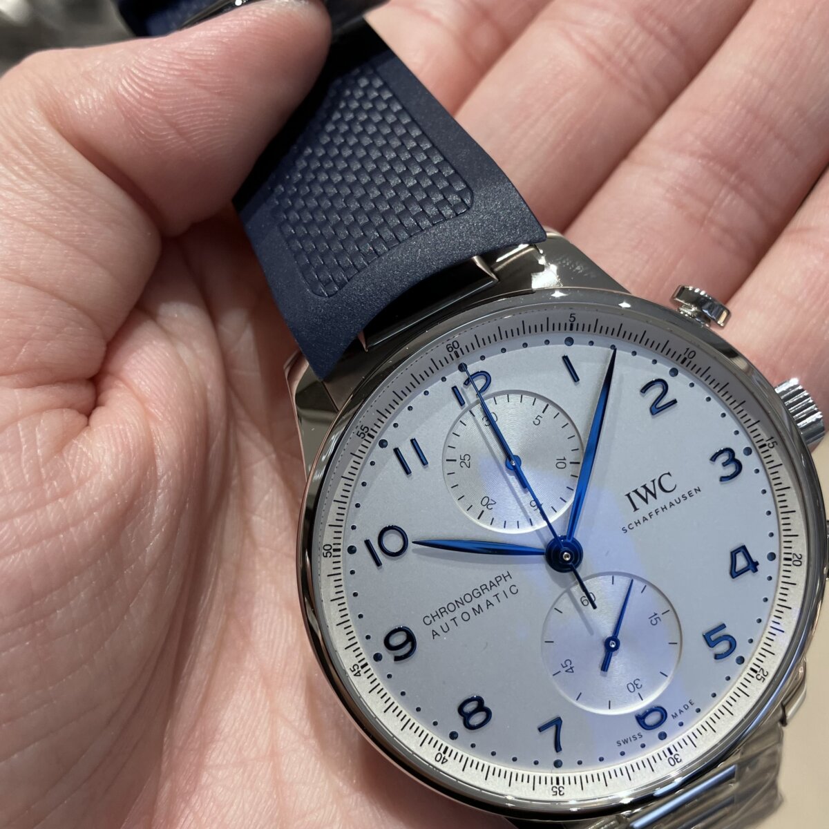 【 IWC 】ポリッシュ仕上げとサテン仕上げで美しく丁寧に仕上げられた SSブレス の「ポルトギーゼ クロノグラフ 」をご紹介。-IWC -IMG_1499