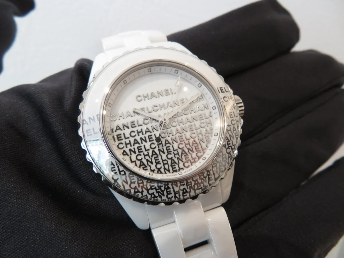 【 シャネル 】６文字の「CHANEL」の文字から着想を得たコレクション… J12 限定モデルをご紹介。-CHANEL -IMG_5818-1