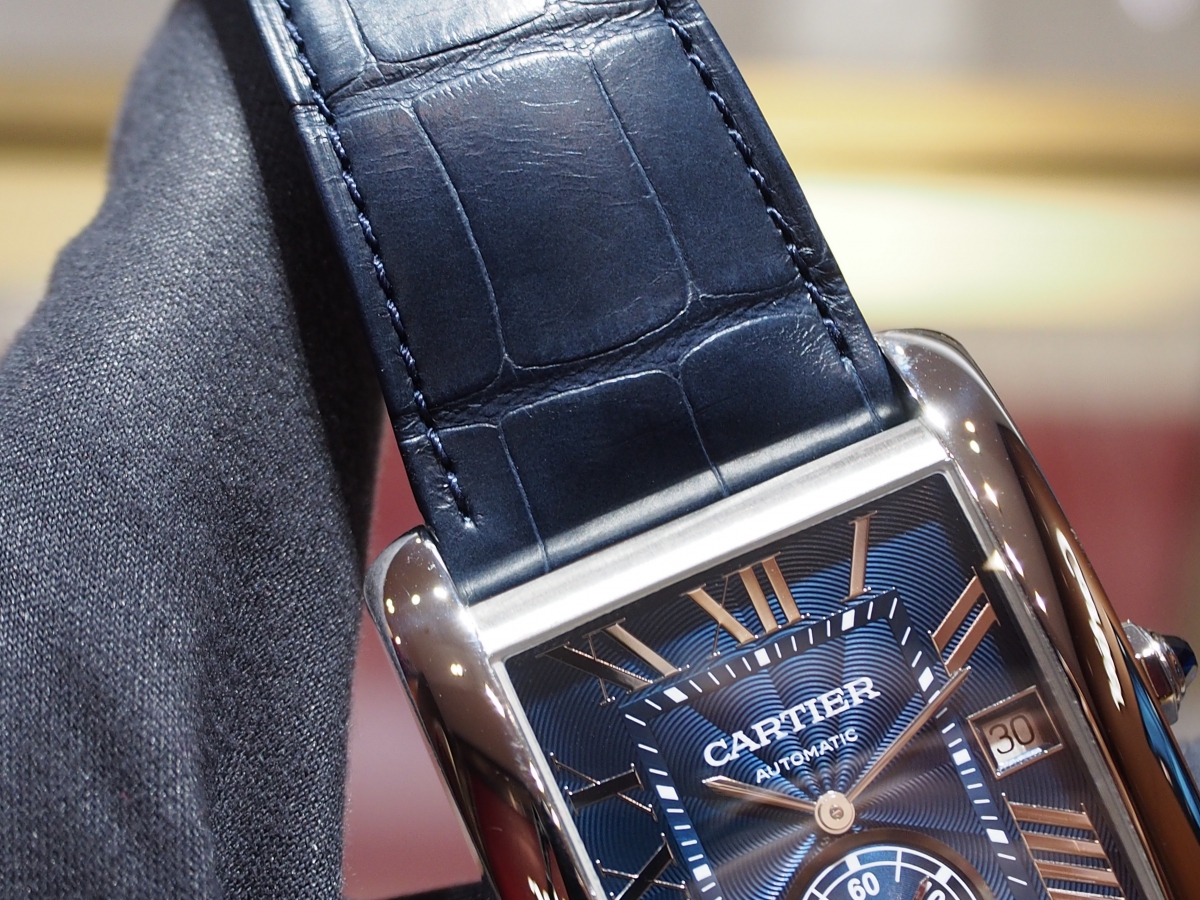 【Cartier(カルティエ)】フォーマルデザインに男性らしさをプラスした”タンク MC”をご紹介！
