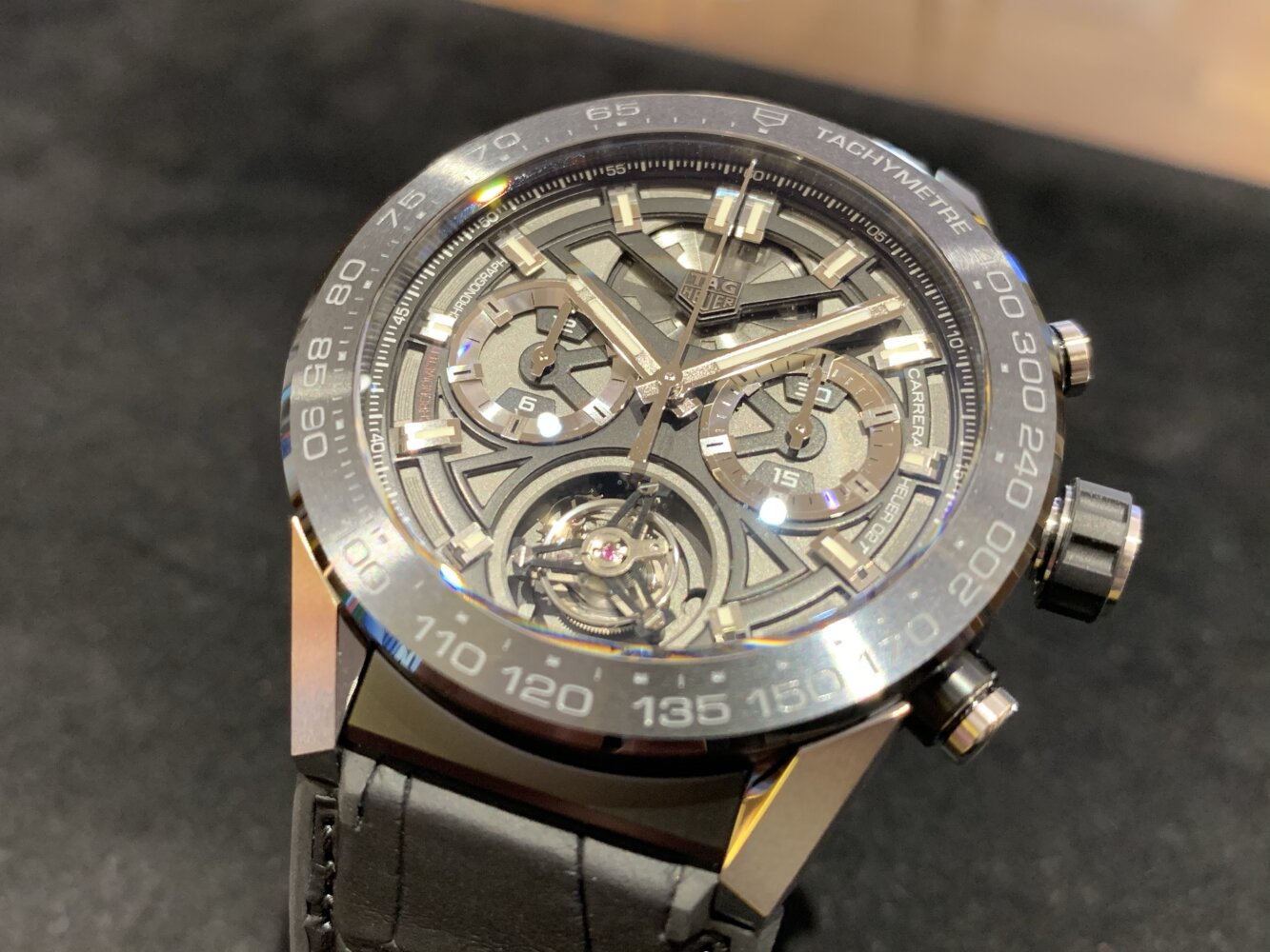 タグ・ホイヤー/当店人気モデル「カレラ キャリバー ホイヤー02T トゥールビヨン」が再入荷！-TAG Heuer -img_8436