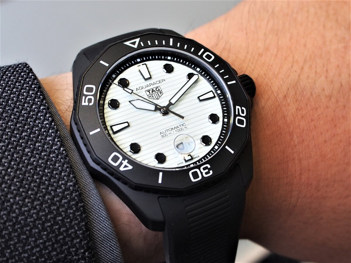 タグホイヤー ナイトダイバーサファイアクリスタル文字盤 - 腕時計