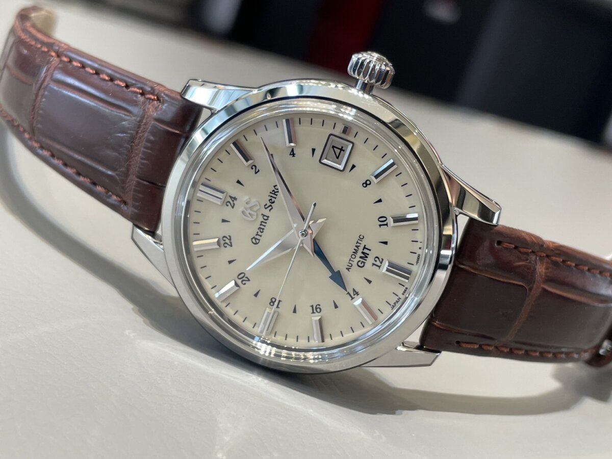 【再入荷！】グランドセイコーで最も注目されているモデルはこちら「SBGM221」-Grand Seiko -S__47308827_0