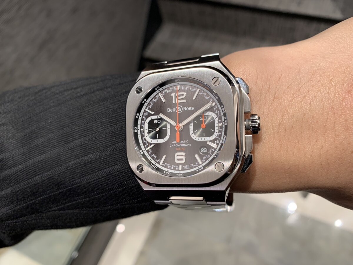 【ベル＆ロス】遠くからでもひと目でわかる！存在感ある腕時計「BR 05 CHRONO RACING ORANGE」-BELL&ROSS -S__56164361_0