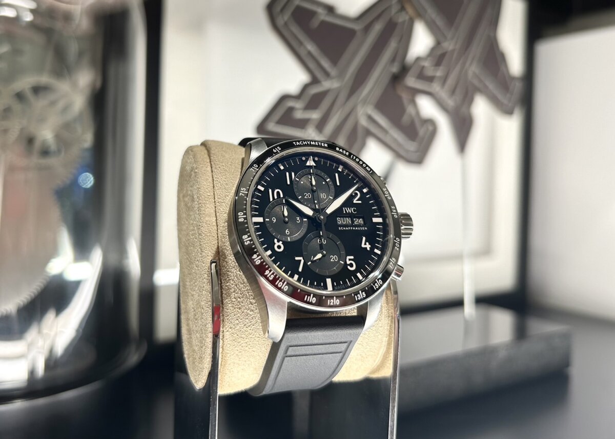 【IWC】 車好き必見！高級車に名前負けしない！？パイロット・ウォッチ・パフォーマンス・クロノスグラフ41AMGをご紹介-IWC -S__188039193_0-2