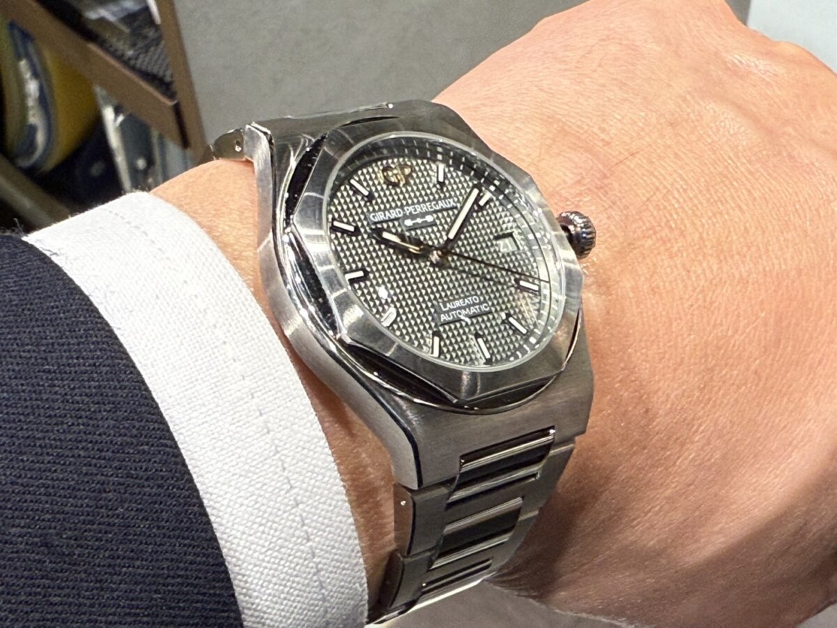 【ジラール・ペルゴ】待望の38mm～初めてステンレスモデルに採用されたセージグリーン～-GIRARD-PERREGAUX -S__256294919_0