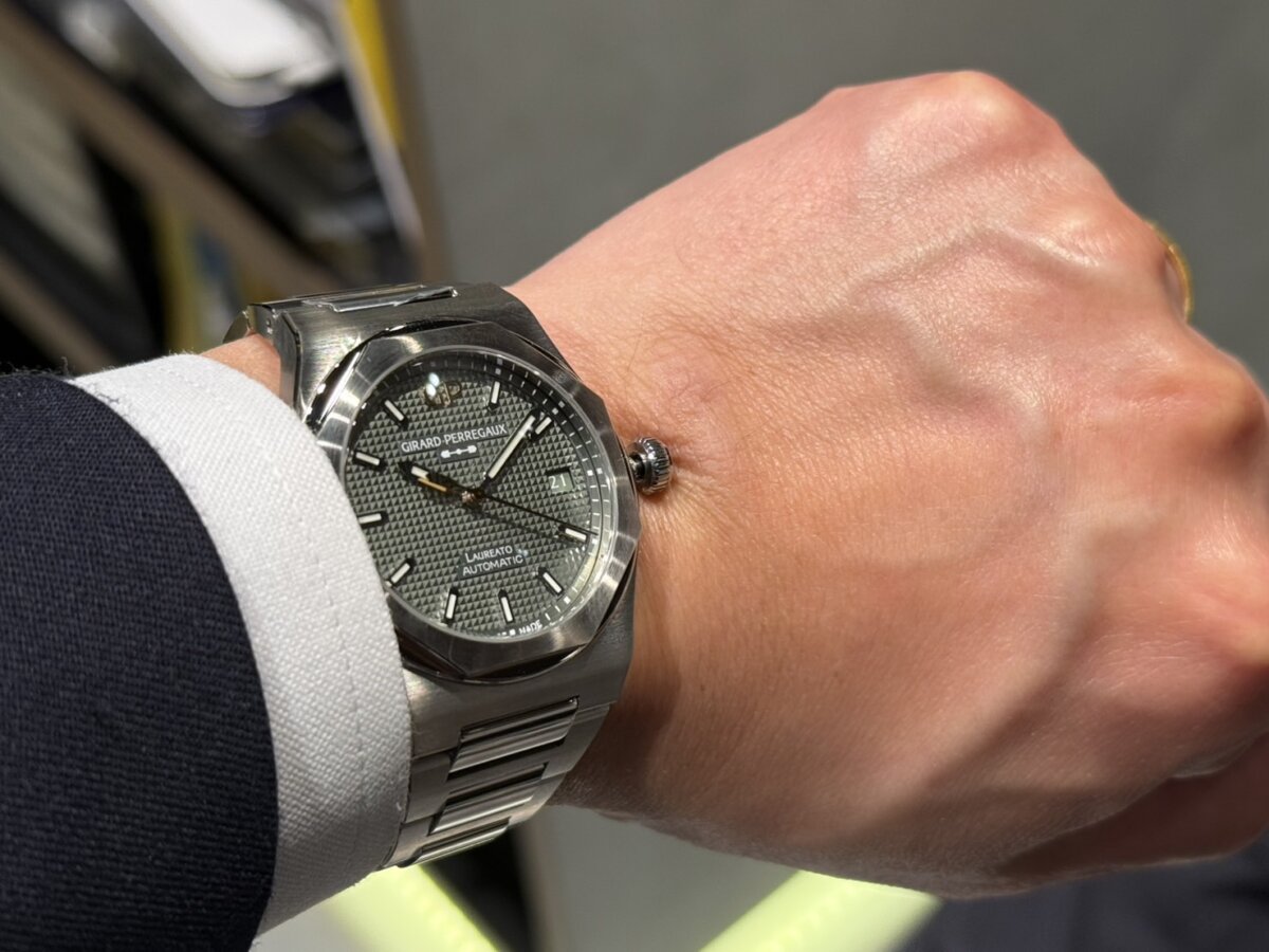 【ジラール・ペルゴ】待望の38mm～初めてステンレスモデルに採用されたセージグリーン～-GIRARD-PERREGAUX -S__256294922_0