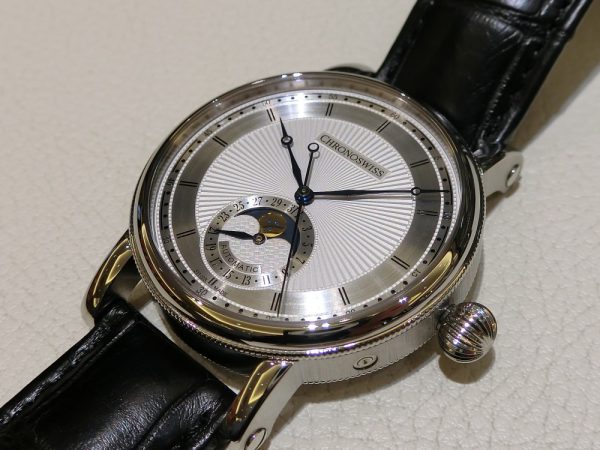 シンプルなデザインにユーモアのあるムーンフェイズ  CH-8523～CHRONOSWISS～ - CHRONOSWISS 