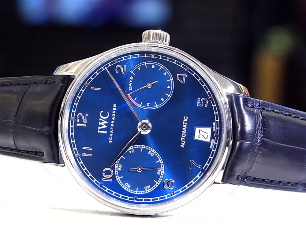 IWC 鮮やかなブルーが文字盤に映える「ポルトギーゼ・オートマチック」。 - IWC 