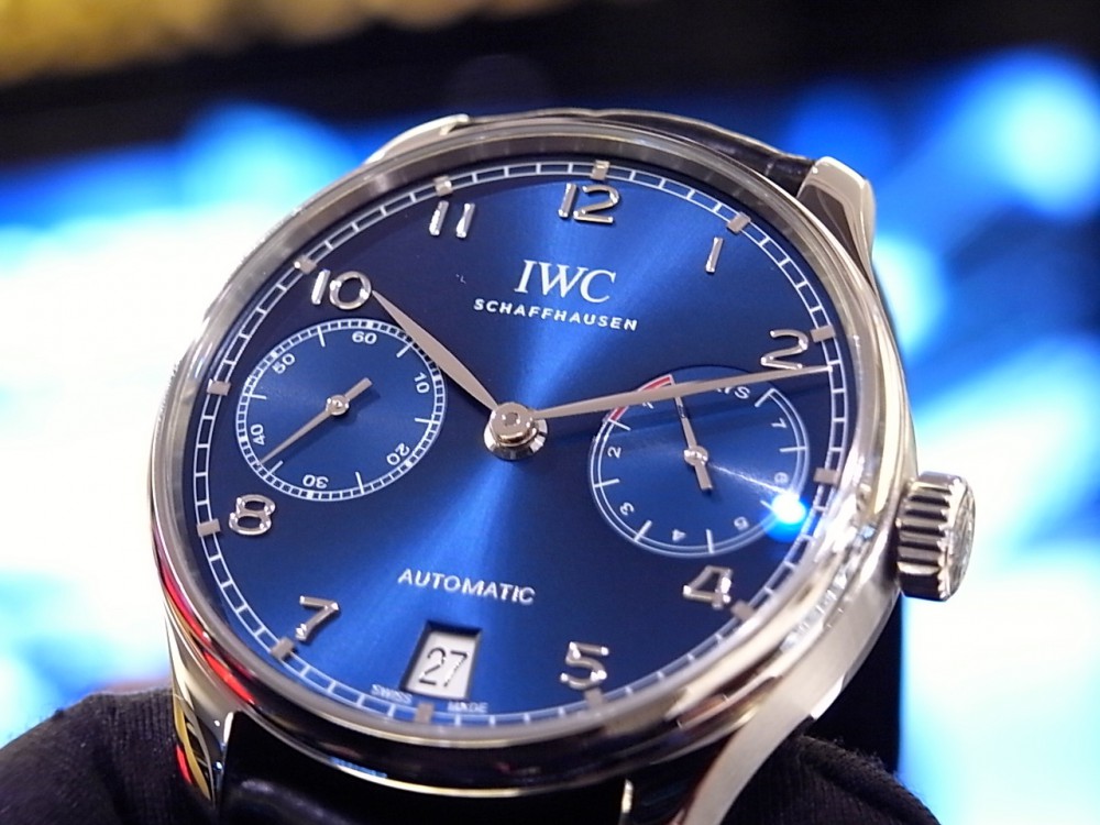 IWC 鮮やかなブルーが文字盤に映える「ポルトギーゼ・オートマチック」。 - IWC 