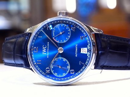 IWC 鮮やかなブルーが文字盤に映える「ポルトギーゼ・オートマチック」。