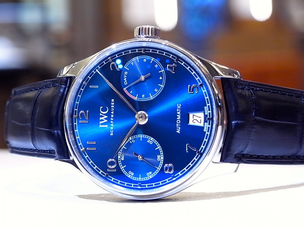 IWC 鮮やかなブルーが文字盤に映える「ポルトギーゼ・オートマチック」。 - IWC 