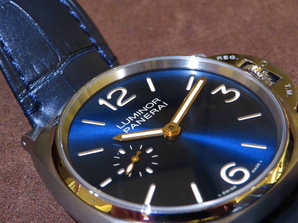 薄型のケースで袖口のおさまりが良い！ブルーの文字盤で知的に…パネライ　PAM00728 - PANERAI（取扱い終了） 