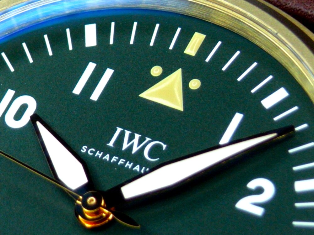 個性的なオリーブグリーン文字盤が渋い！ IWC「パイロット