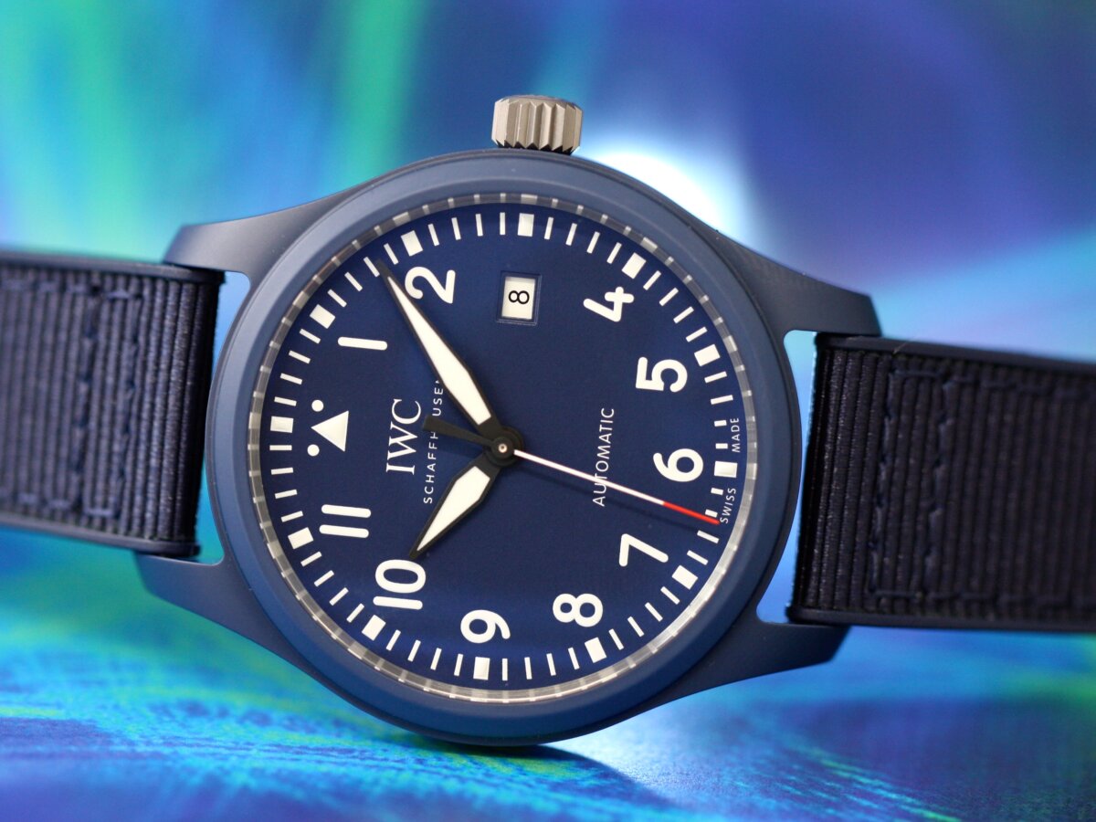 IWC ブルーセラミックケースを初めて採用！「パイロット・ウォッチ