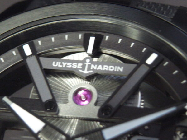 内部の立体的な時計心臓部の息をのむほどの美しさを露わにした、ユリス・ナルダンの「ブラスト スケルトン X」 - ULYSSE NARDIN 