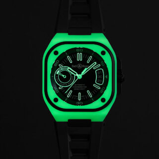 暗闇で存在感を発揮！ケース全体が蓄光する？？「BR-X5 GREEN LUM」～Bell＆Ross～