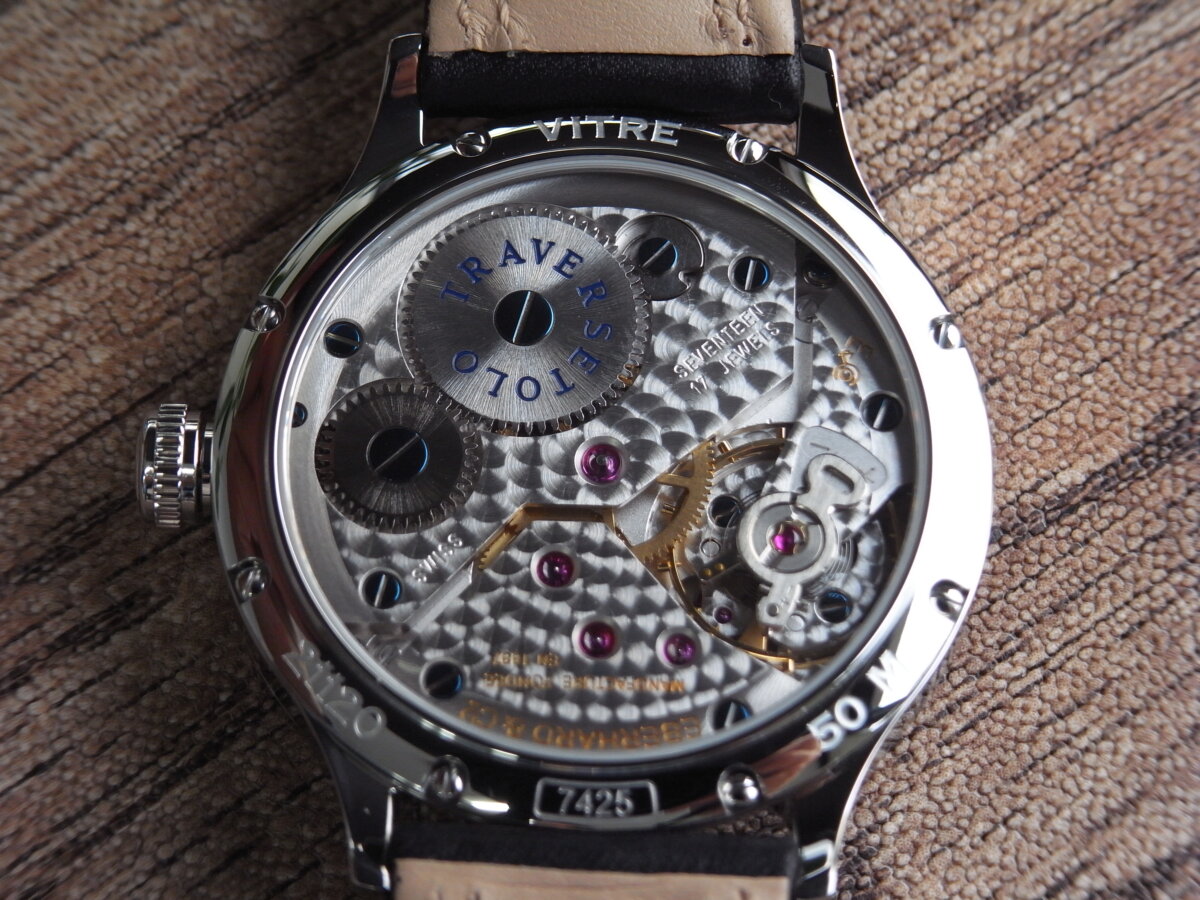 スイス時計製造で最も伝統的で、高評価の手巻きムーブメントの一つ 