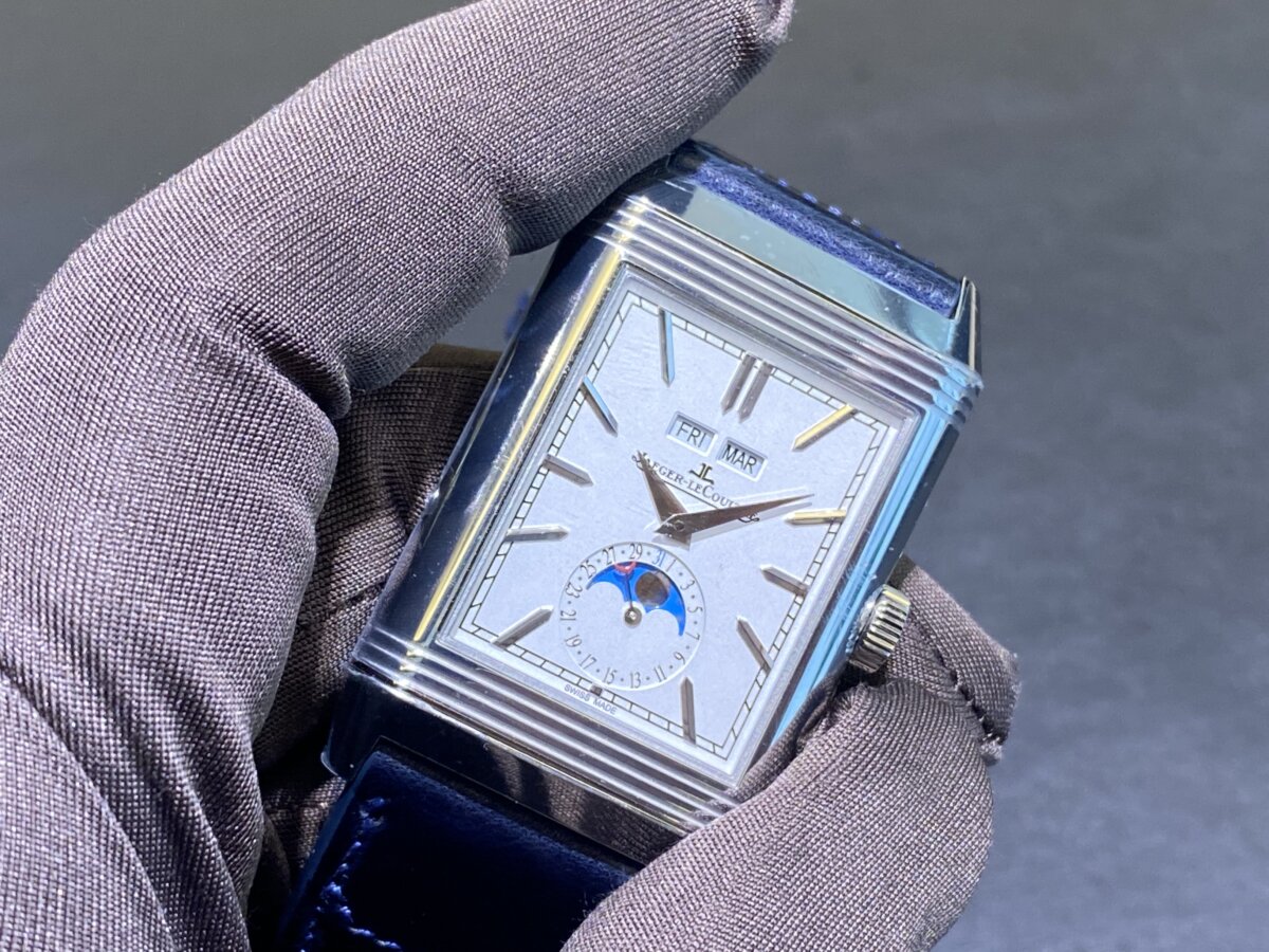 【ジャガー・ルクルト】一つの時計で二本購入した気分になれる！？「レベルソ・トリビュート・デュオ・カレンダー」（Q3918420） - Jaeger-LeCoultre 