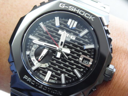 G-SHOCK MRG-B2100B-1AJR – 高機能とスタイルを兼ね備えた究極の腕時計レビュー