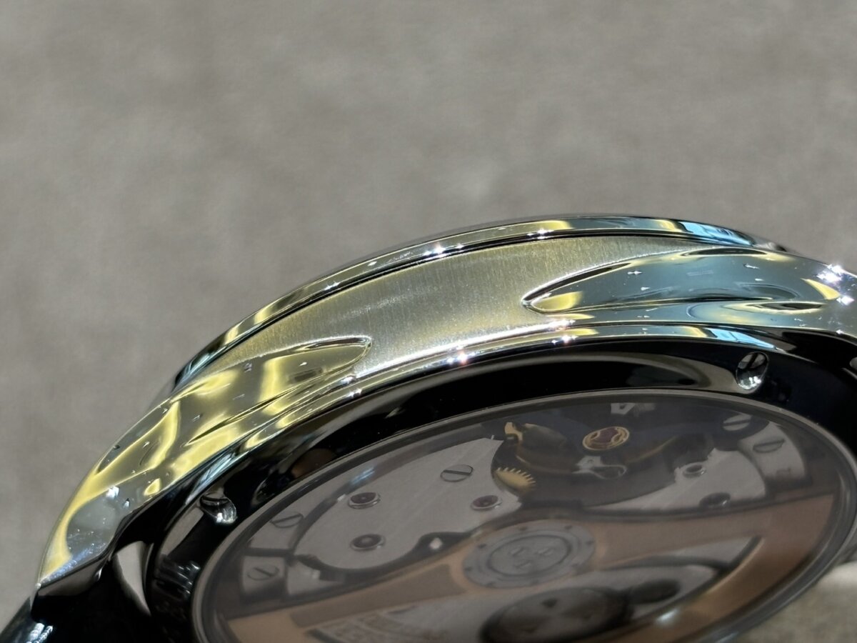 雲に包まれた時計ブランド「H.モーザー」がソフトローンチした「エンデバー38mm 」とは？ - H.Moser＆Cie. 