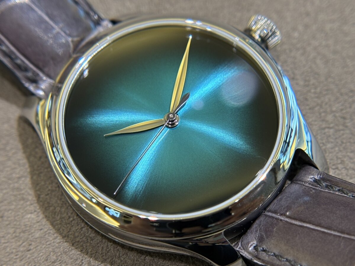 雲に包まれた時計ブランド「H.モーザー」がソフトローンチした「エンデバー38mm 」とは？ - H.Moser＆Cie. 