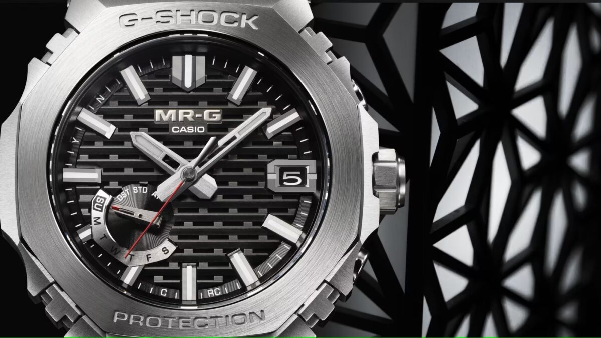 フルメタルに宿る日本美――木組み文字盤が描くMRG-B2100D-1AJRの世界 - G-SHOCK 