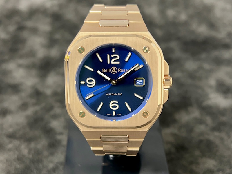 18Kピンクゴールドの存在感×ブルーダイアルのお洒落さが魅力！！BR-05 BLUE GOLD～ベル&ロス～ - Bell＆Ross 