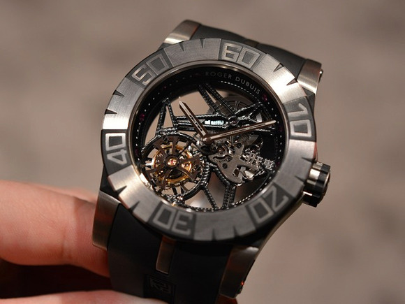 今日のロジェデュブイは、イージーダイバートゥールビヨン - ROGER DUBUIS（取扱い終了） 