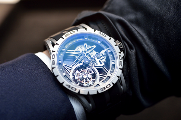 ロジェ・デュブイ 2015年新作 エクスカリバースパイダー フライングトゥールビヨン スケルトン DBEX0479 - ROGER DUBUIS（取扱い終了） ▶SIHH｜WW 