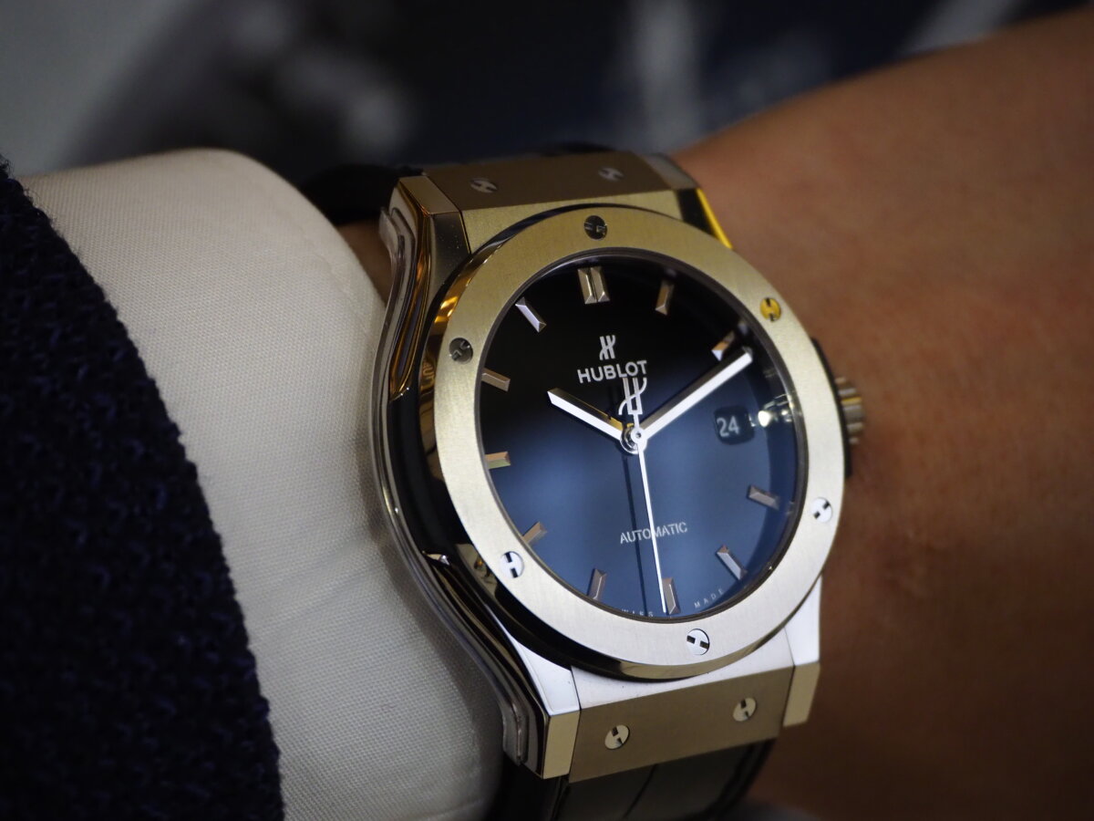 HUBLOT（ウブロ）クラシックフュージョン　チタニウム　腕時計