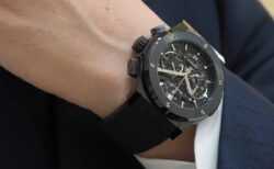 漆黒のハイテクセラミックを纏った時計とは？