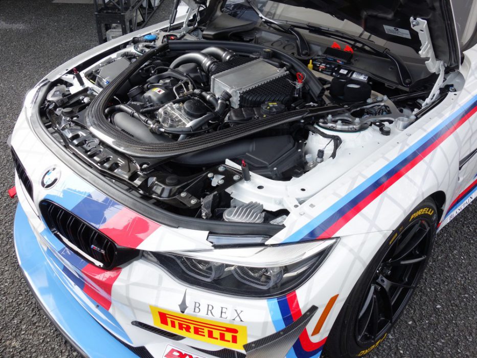 BMW M4 GT4 直列6気筒ターボエンジン 最高出力431hp以上！｜車両特別展示 - お知らせ 