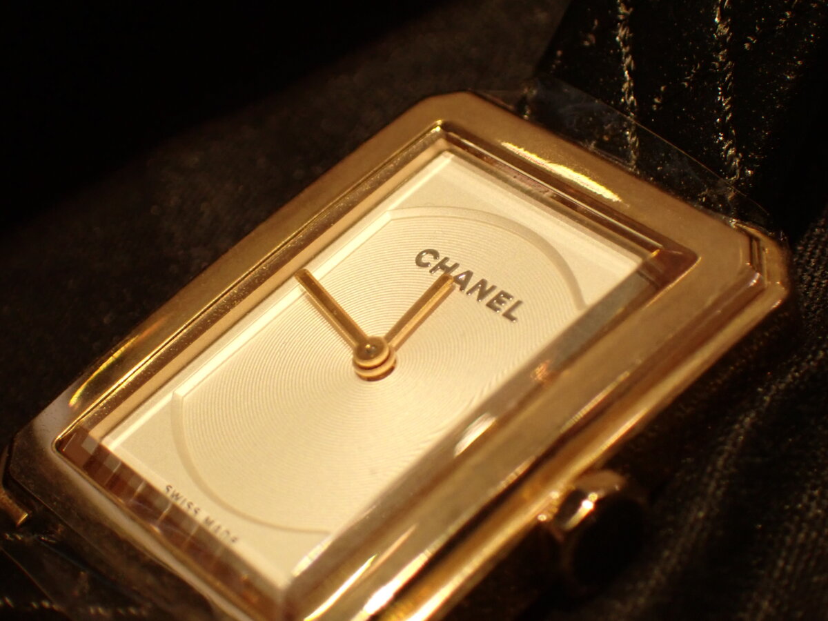 【シャネル】「ボーイフレンド」の暖かみのあるベルトで秋冬を楽しむ！H6587　 - CHANEL 