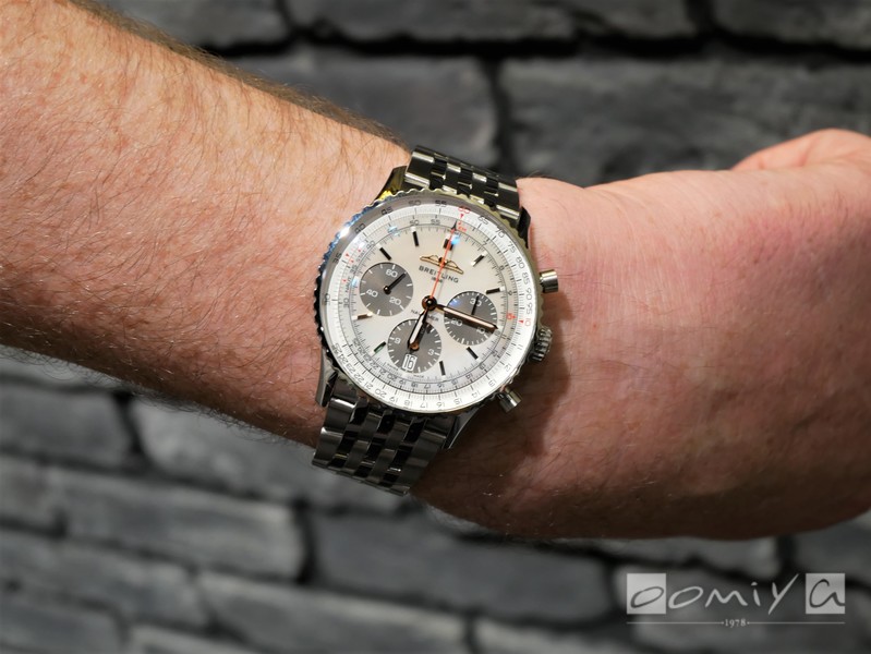 ブライトリング Navitimer B01 Chronograph 41 Japan Limited AB0139211A1A1