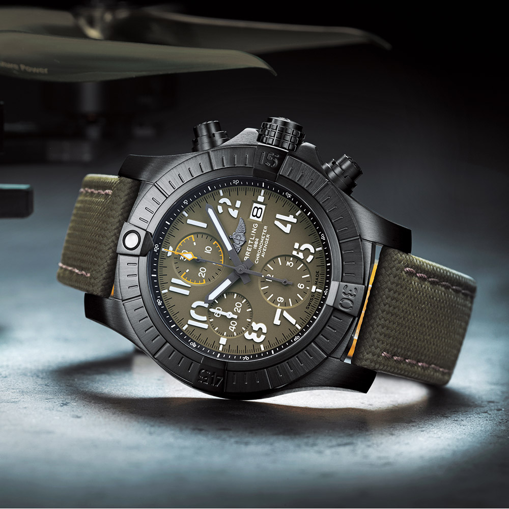 アベンジャー クロノグラフ 45 ナイト ミッション Ref.V13317101L1X1 品 メンズ 腕時計